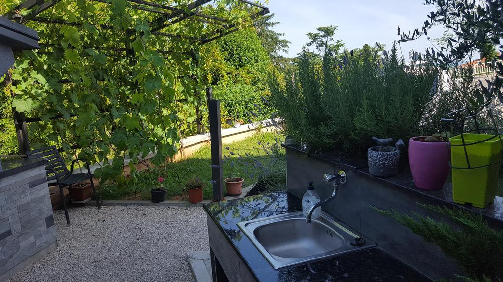 Rogic Apartment Lovran Bagian luar foto